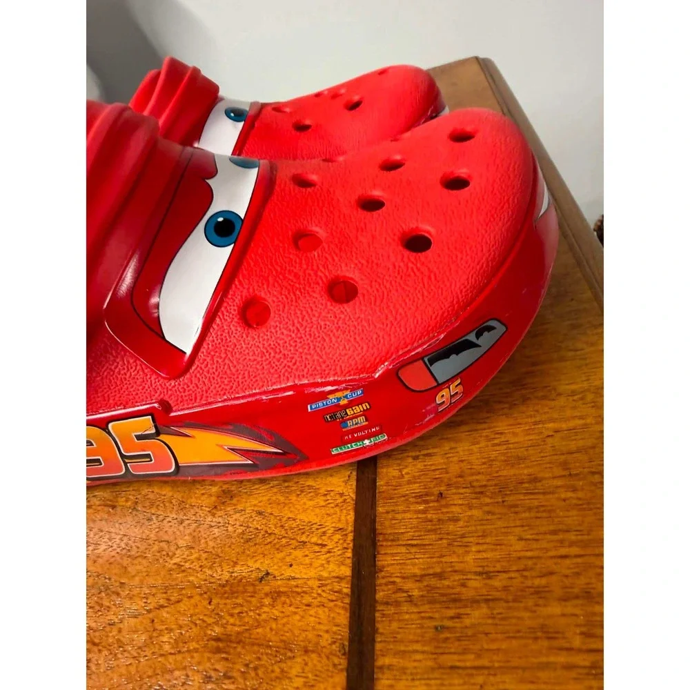 Crocs Mens 7 Womens 9 Red Clogs Lightning McQueen Disney Pixar Cars 95 Racing